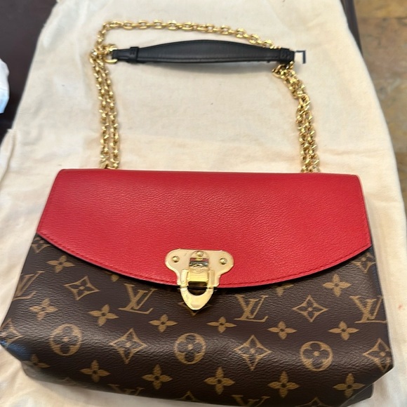 Louis Vuitton, Lake Placide, Crossbody - Picture 11 of 13